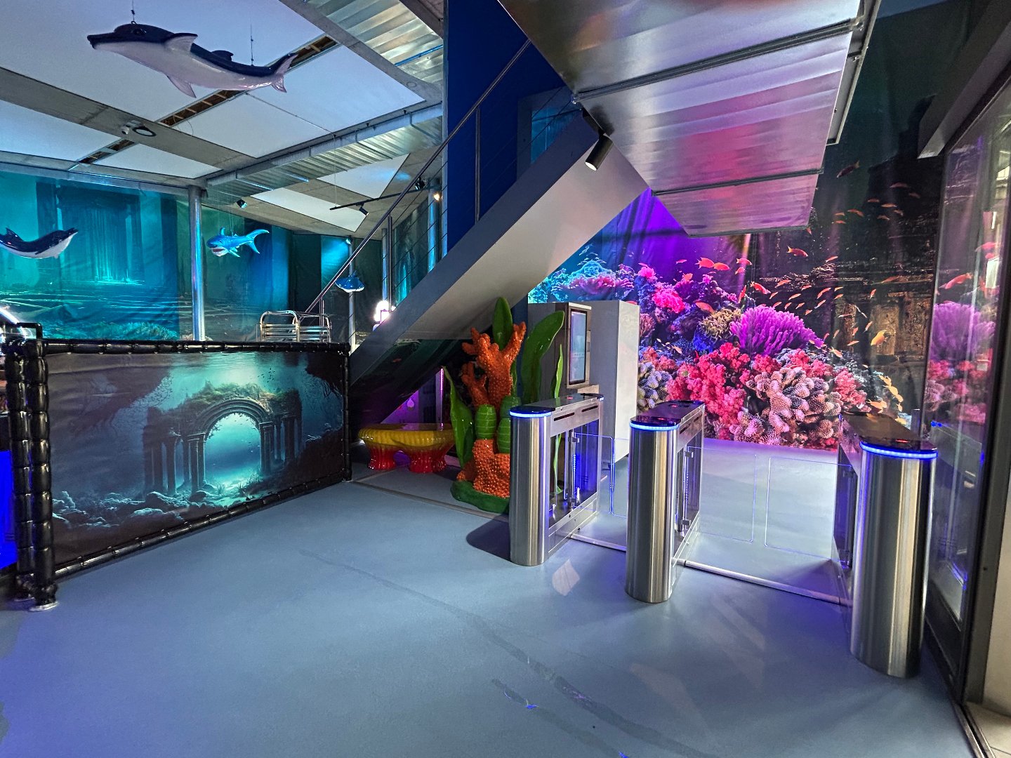 Speedgates in Unterwasser-Erlebniswelt